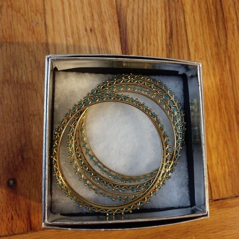 Stackable bangles